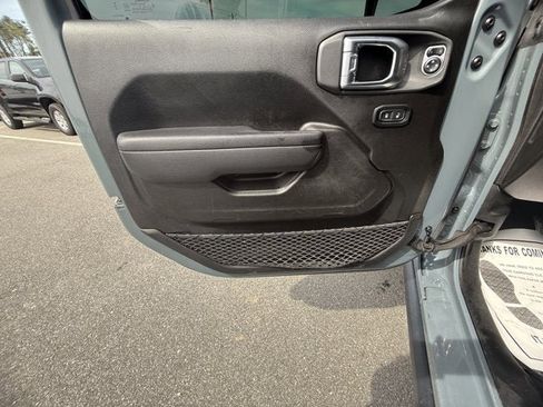 Used 2024 Jeep Gladiator Sport AWD/4WD image 16