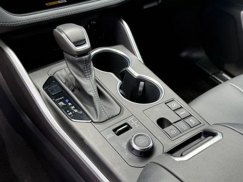 Used 2023 Toyota Highlander XSE image 22
