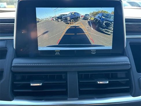 Certified 2023 Chevrolet Suburban Premier image 14