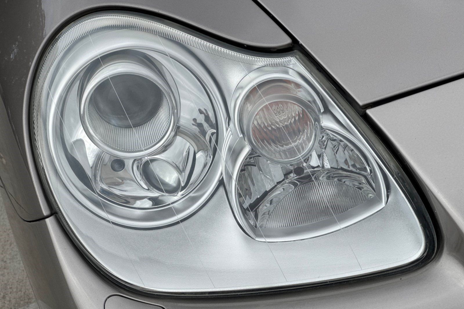 Used 2004 Porsche Cayenne Turbo AWD/4WD image 11
