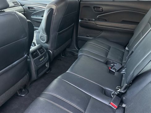 Used 2022 Honda Pilot TrailSport image 13