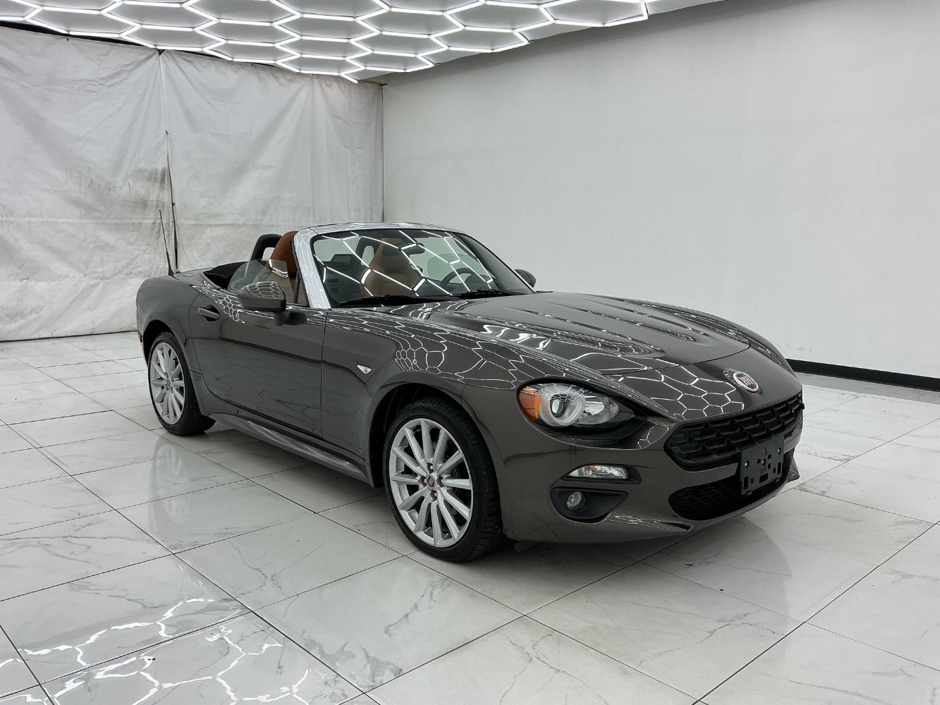Used 2017 FIAT 124 Spider Lusso RWD image 16