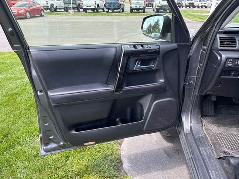 Used 2022 Toyota 4Runner TRD Off-Road AWD/4WD image 10