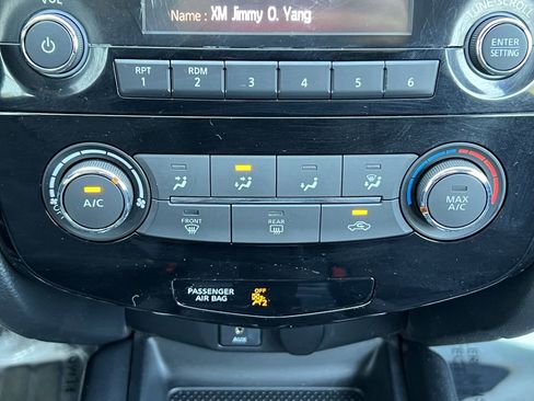Used 2016 Nissan Rogue S image 28