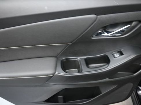 Used 2023 Chevrolet Traverse LT w/ LT Premium Package image 19