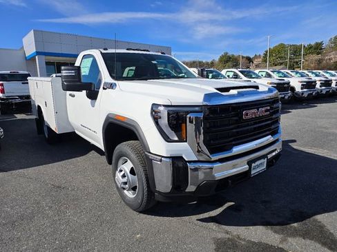 New 2025 GMC Sierra 3500 Pro w/ Convenience Package image 6