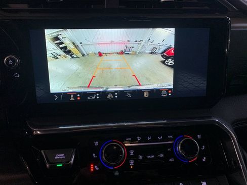 Used 2024 GMC Sierra 1500 Denali w/ Technology Package image 24