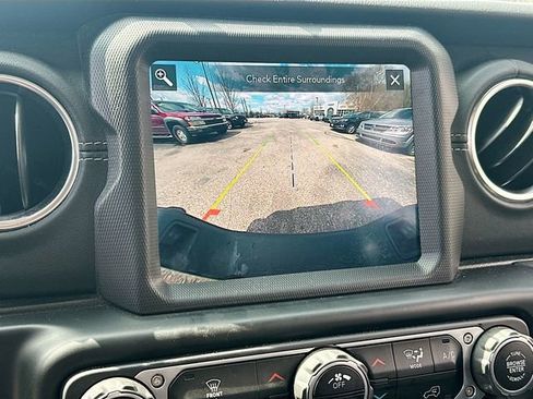 Used 2020 Jeep Gladiator Overland w/ Popular Equipment Package image 15