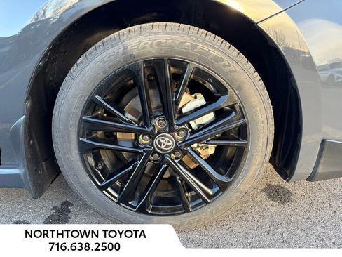 Used 2025 Toyota Camry SE w/ Convenience Package image 32