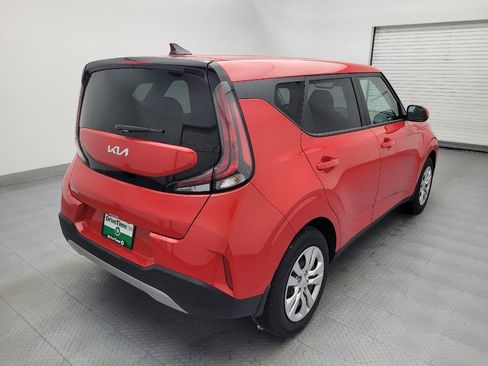Used 2025 Kia Soul LX image 9