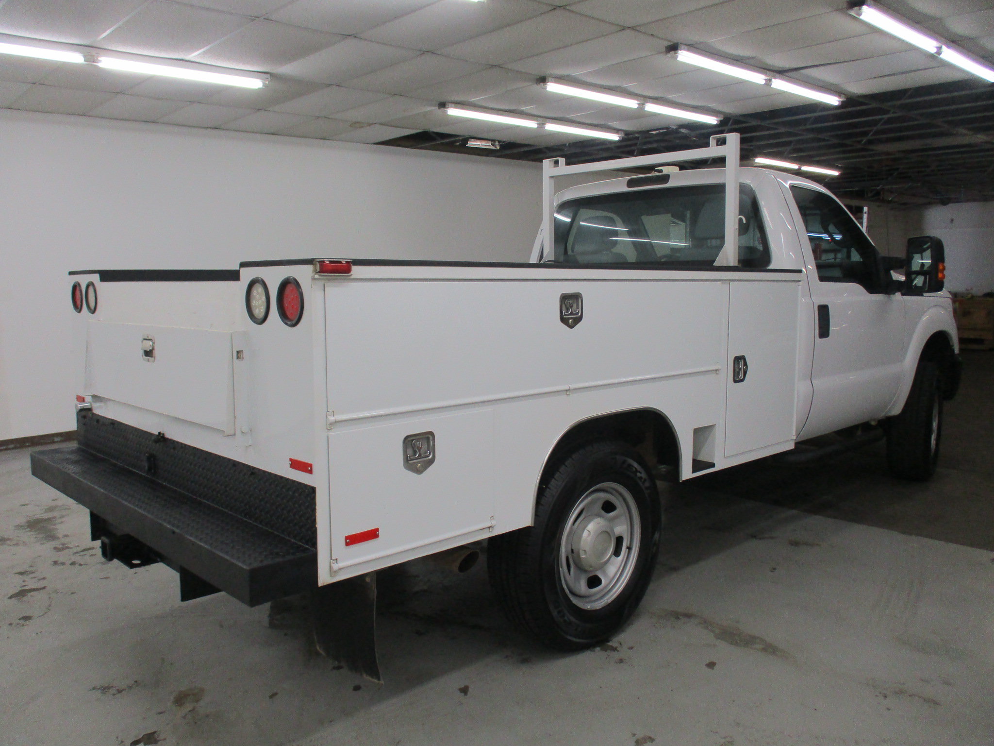 Used 2016 Ford F350 XL w/ Power Equipment Group AWD/4WD image 13