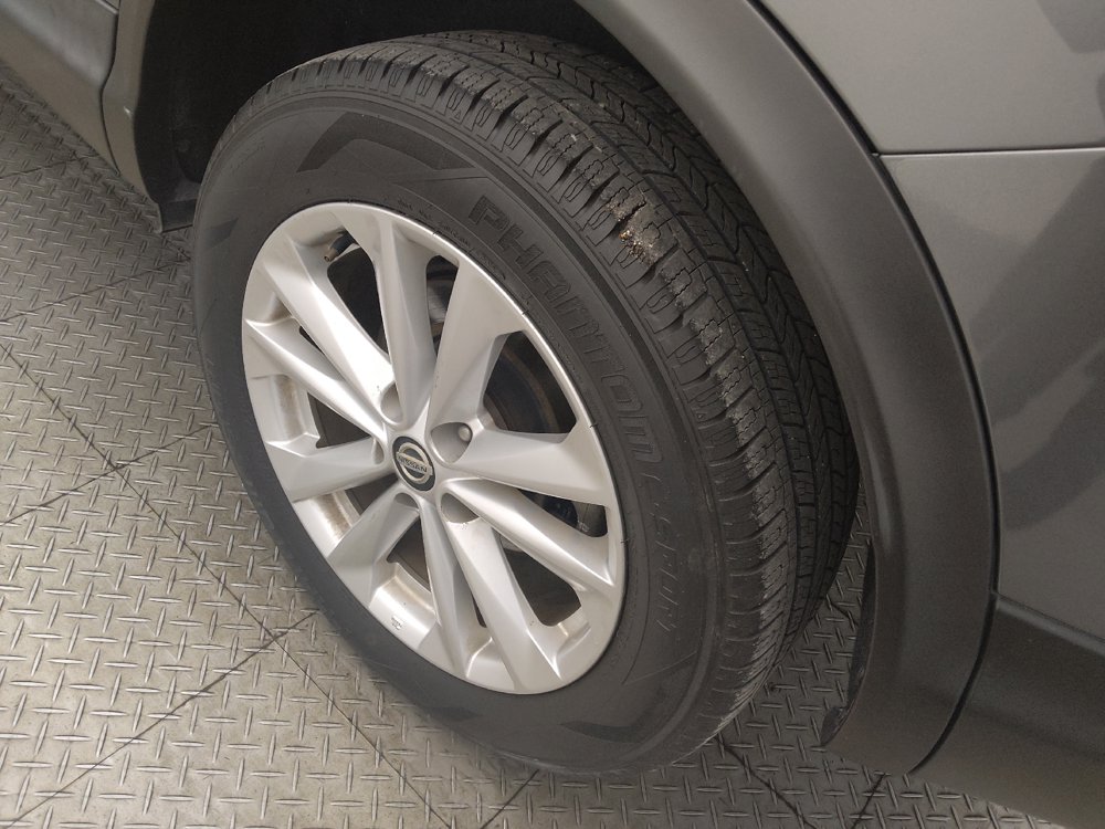 Used 2019 Nissan Rogue Sport SV w/ Technology Package FWD image 31