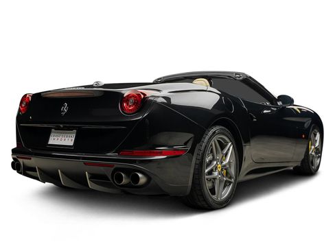 Used 2015 Ferrari California T RWD image 20