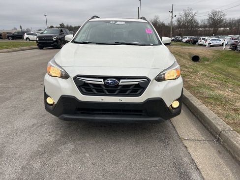 Used 2022 Subaru Crosstrek 2.0i Premium w/ Moonroof Package image 2