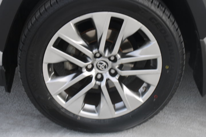 Used 2019 Toyota RAV4 XLE Premium w/ All Weather Liner Package FWD image 10