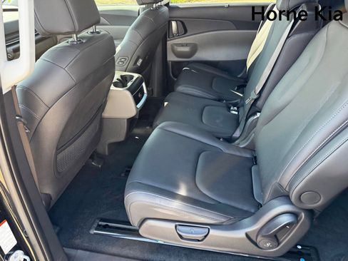New 2026 Kia Carnival EX image 12