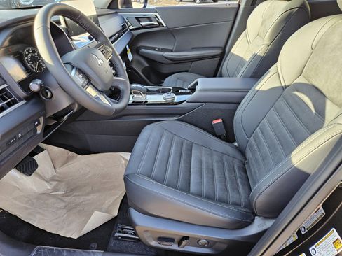 New 2026 Mitsubishi Outlander AWD image 7