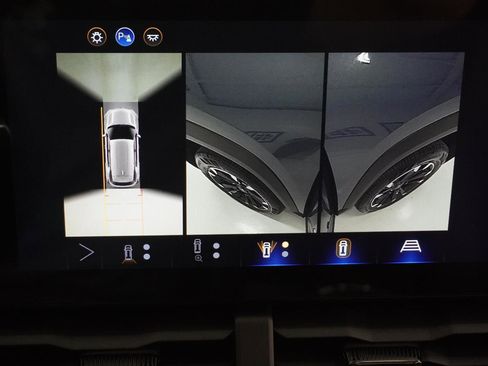 New 2026 Chevrolet Equinox RS w/ Convenience Package III FWD image 35