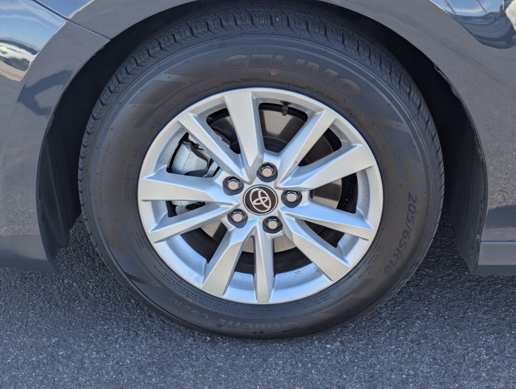 Used 2025 Toyota Camry LE FWD image 13