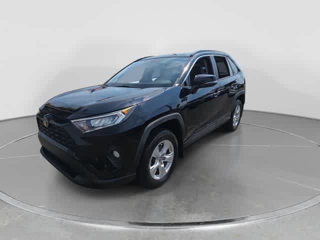 Used 2019 Toyota RAV4 XLE w/ Convenience Package FWD image 4