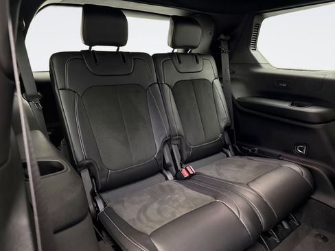 Used 2021 Jeep Grand Cherokee L Laredo image 18