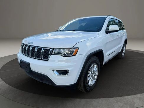 Used 2019 Jeep Grand Cherokee Laredo RWD image 1