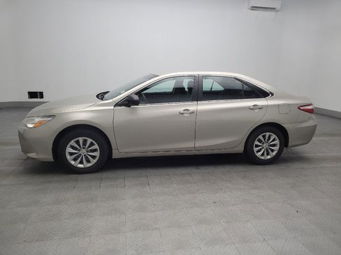 Used 2017 Toyota Camry LE FWD image 2