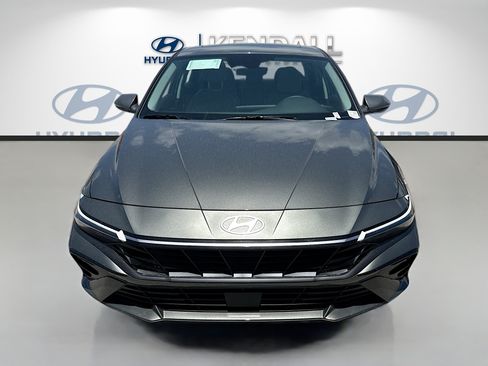 New 2026 Hyundai Elantra Limited FWD image 2