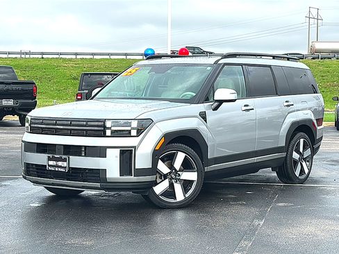 Used 2025 Hyundai Santa Fe Limited image 2