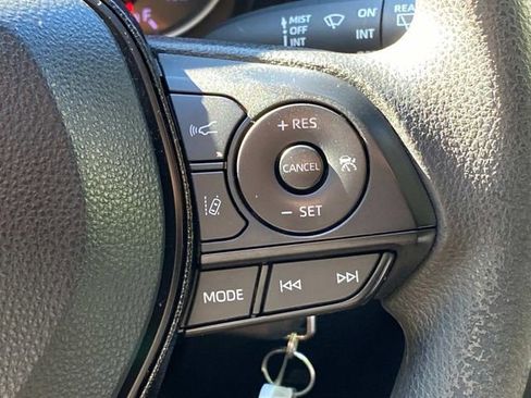 Used 2021 Toyota RAV4 LE FWD image 19