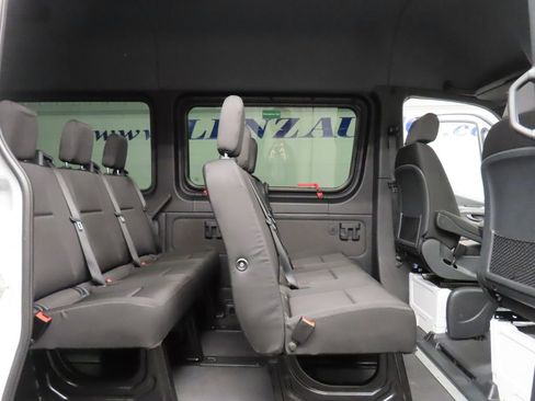 Used 2024 Mercedes-Benz Sprinter 2500 image 13