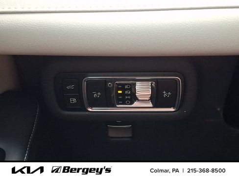 Used 2024 Lincoln Nautilus Premier AWD/4WD image 25