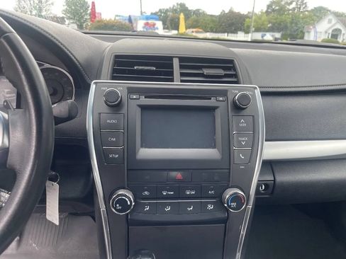 Used 2017 Toyota Camry SE FWD image 21