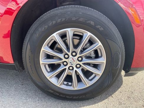 Used 2023 Buick Enclave Essence image 32