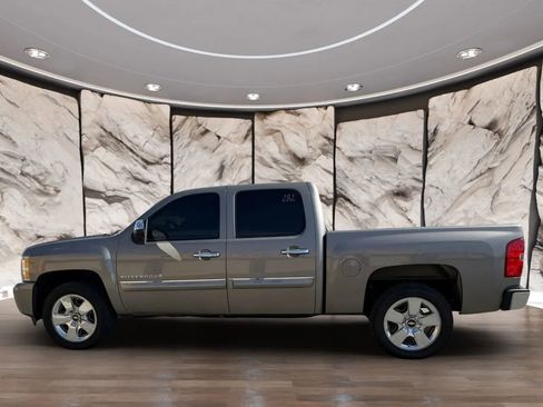 Used 2009 Chevrolet Silverado 1500 LT w/ Regional Value Package RWD image 5