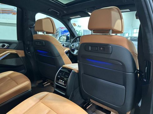 Used 2021 BMW X7 xDrive40i w/ M Sport Package AWD/4WD image 58