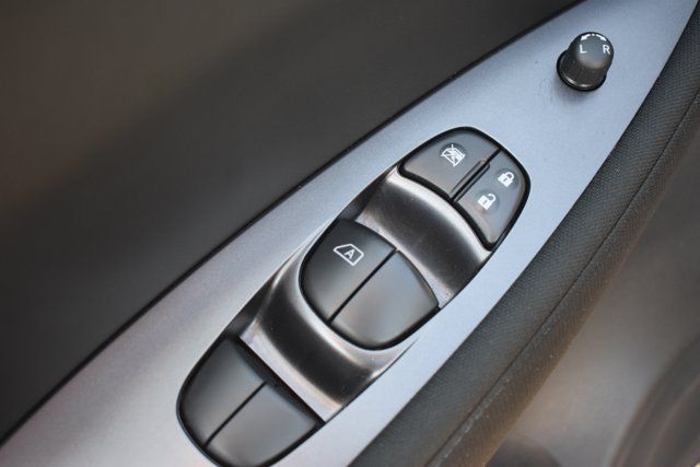 Used 2025 Nissan Leaf S FWD image 12