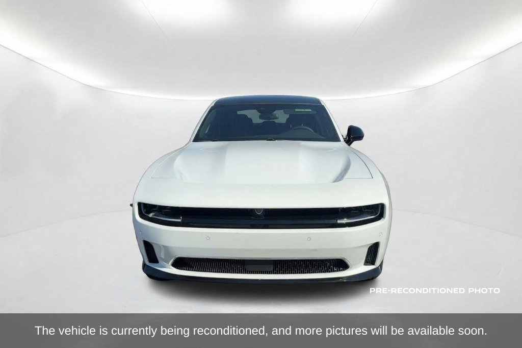 Used 2025 Dodge Charger Daytona R/T w/ Sun & Sound Package AWD/4WD image 2