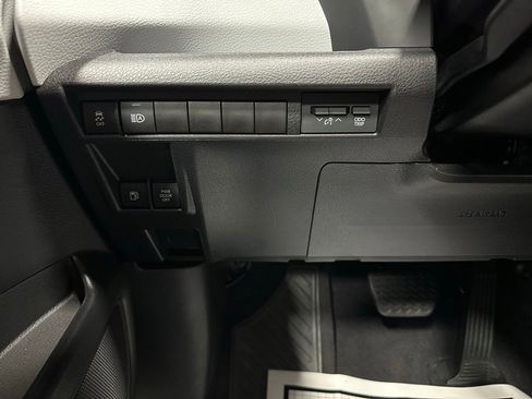 Used 2025 Toyota Sienna XSE image 17