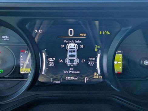 Used 2024 Jeep Wrangler Unlimited Sahara w/ Technology Group AWD/4WD image 11
