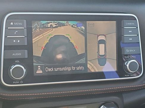 Used 2019 Nissan Kicks SR image 27