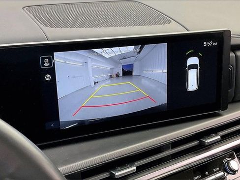 Certified 2025 Hyundai Santa Fe SE image 27