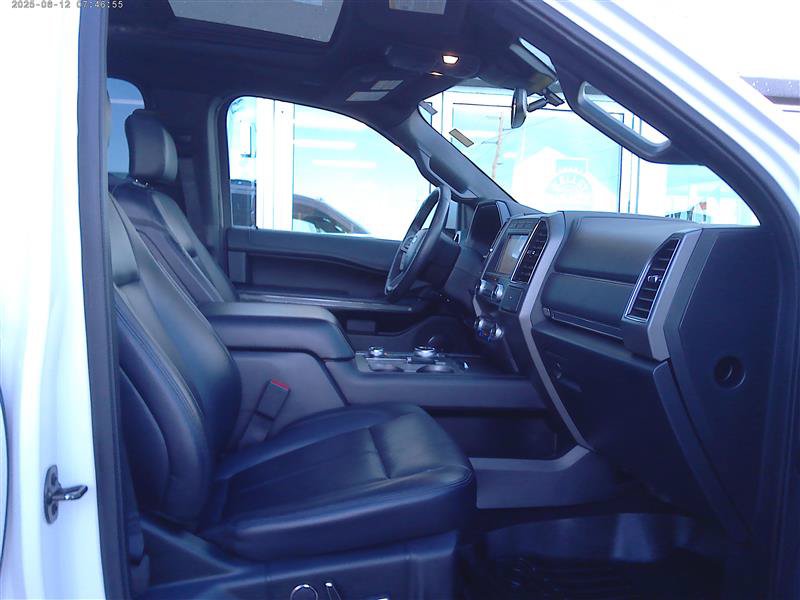 Used 2019 Ford Expedition XLT w/ Equipment Group 202A AWD/4WD image 12