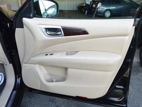 Used 2014 Nissan Pathfinder SL w/ SL Tech Package AWD/4WD image 34