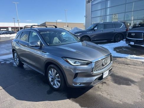 Certified 2022 INFINITI QX50 Essential image 3