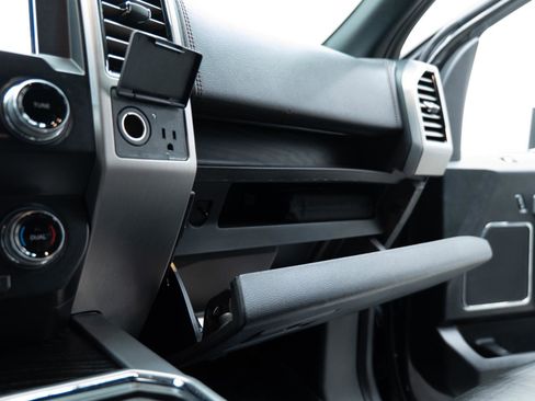 Used 2019 Ford F150 Platinum w/ Technology Package image 45