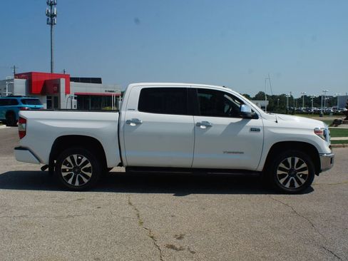 Used 2019 Toyota Tundra Limited w/ Limited Premium Package AWD/4WD image 22