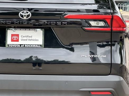 Used 2024 Toyota Grand Highlander AWD image 6