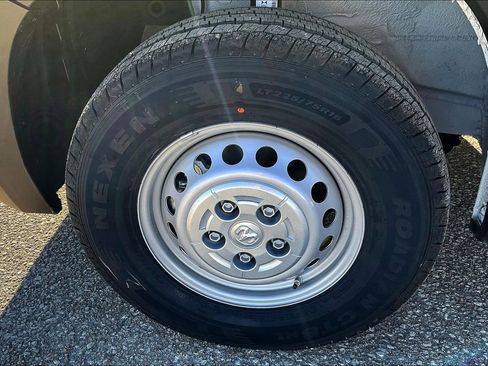 New 2025 RAM ProMaster 2500 w/ Power Group image 12