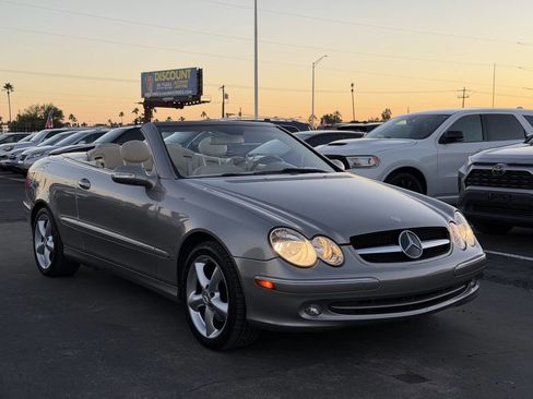 Used 2005 Mercedes-Benz CLK 320 Cabriolet image 11